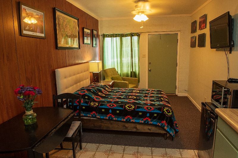 Furnished Finder property 400016_1 photo 1