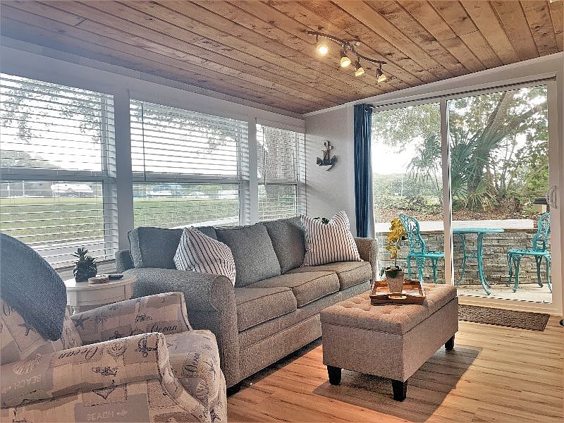 Furnished Finder property 400018_1 photo 28