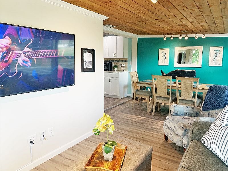 Furnished Finder property 400018_1 photo 26