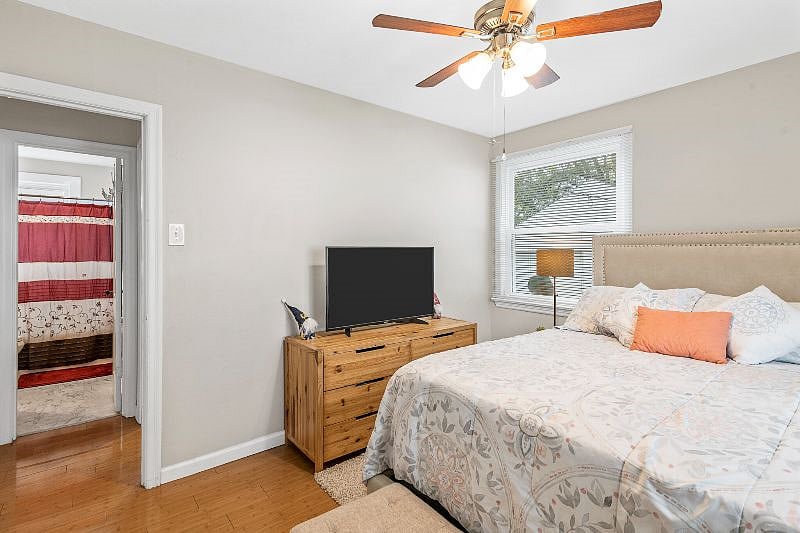 Furnished Finder property 400039_1 photo 12