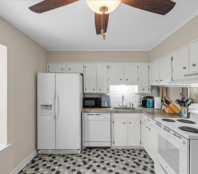 Furnished Finder property 400060_1 photo 10