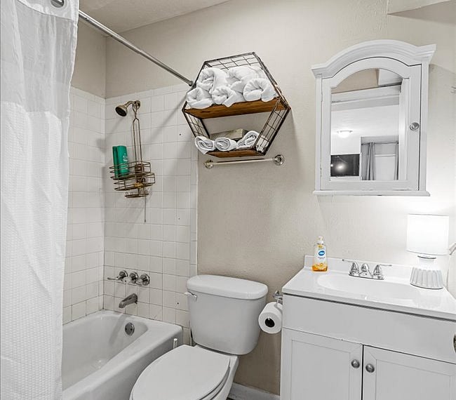 Furnished Finder property 400060_1 photo 15