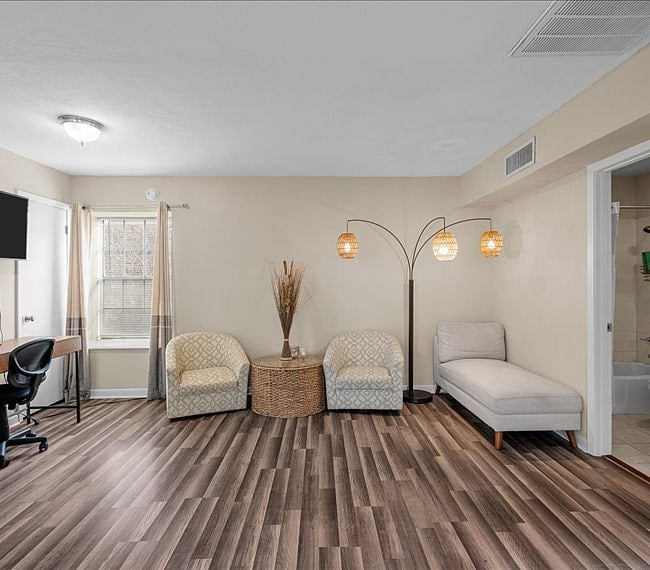 Furnished Finder property 400060_1 photo 7
