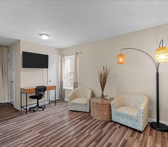 Furnished Finder property 400060_1 photo 8