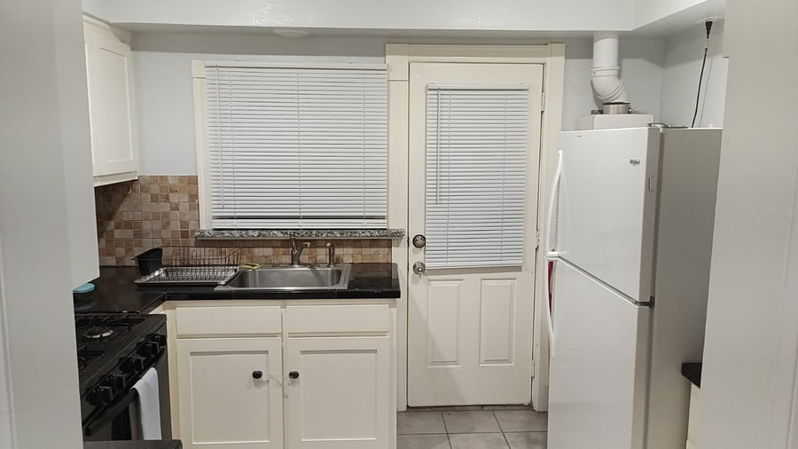 Furnished Finder property 400062_2 photo 3