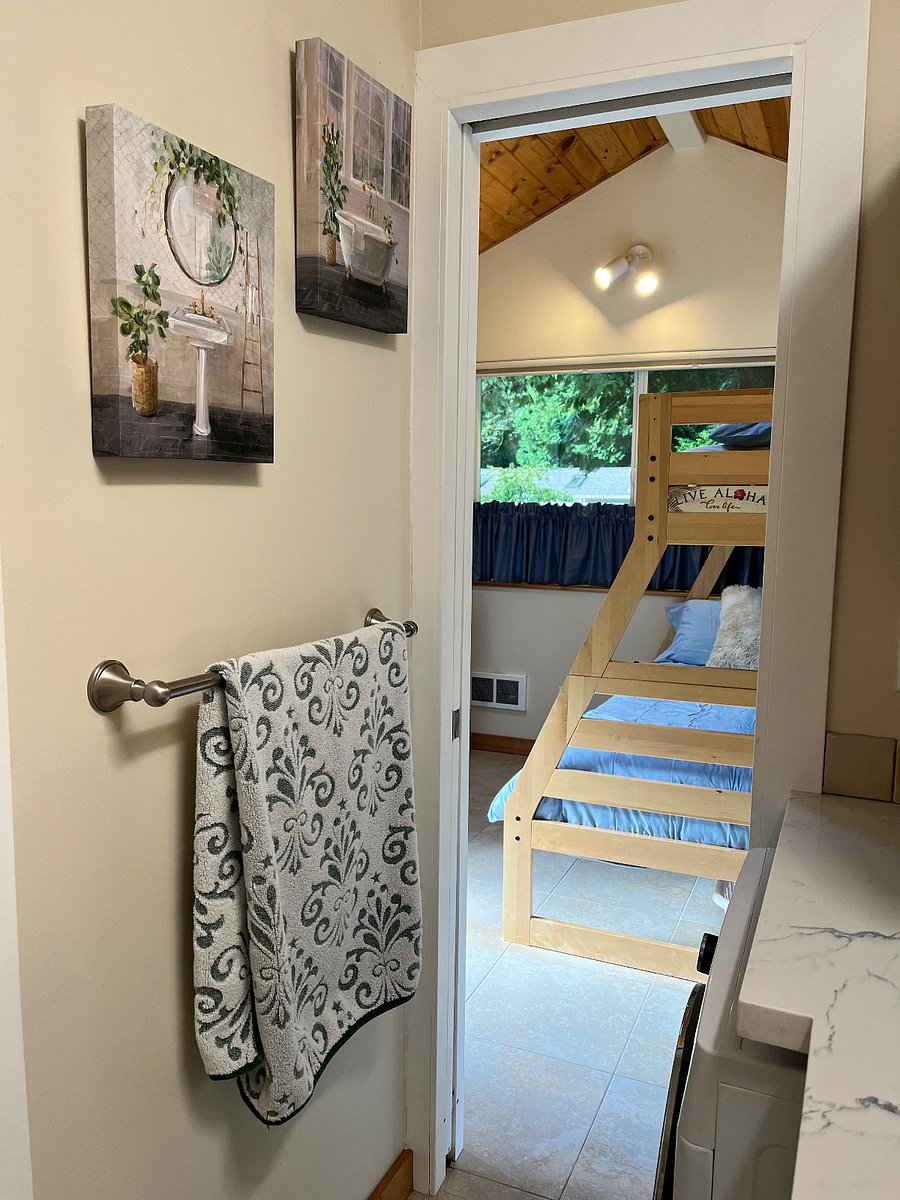 Bedroom entry