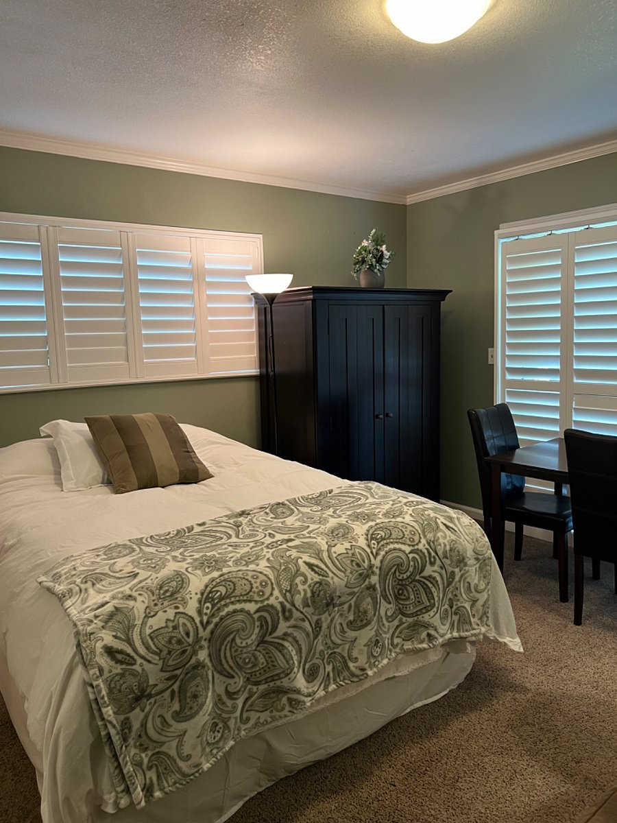 Furnished Finder property 400118_1 photo 3