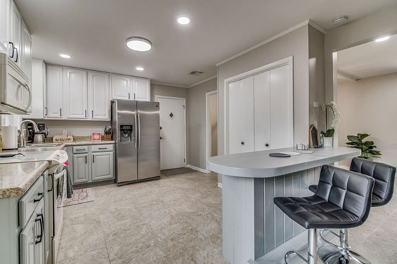 Furnished Finder property 400130_1 photo 7