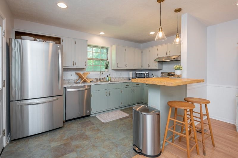 Furnished Finder property 400250_2 photo 8