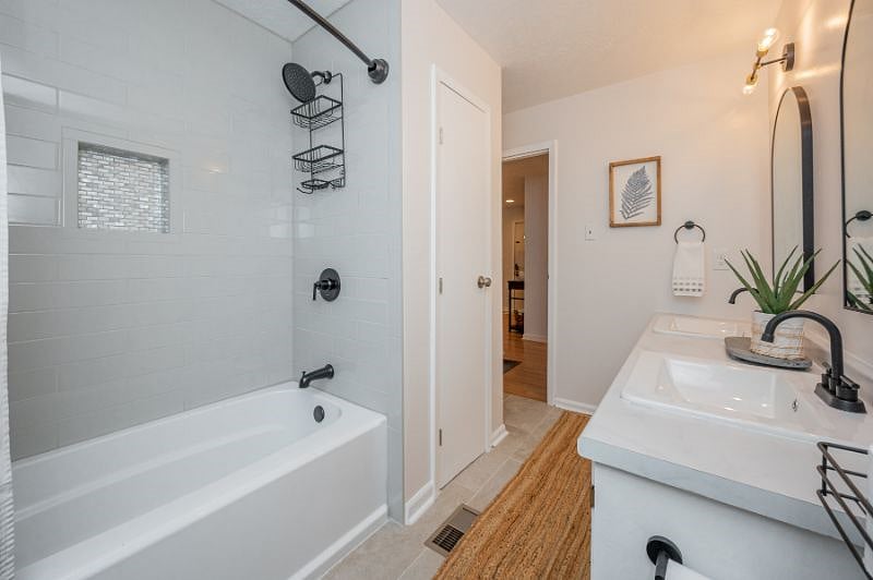 Furnished Finder property 400250_2 photo 4