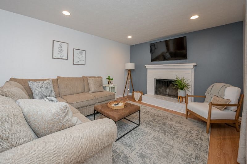 Furnished Finder property 400250_3 photo 6