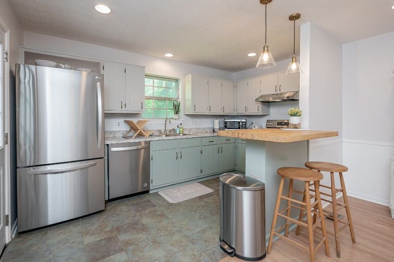 Furnished Finder property 400250_3 photo 7