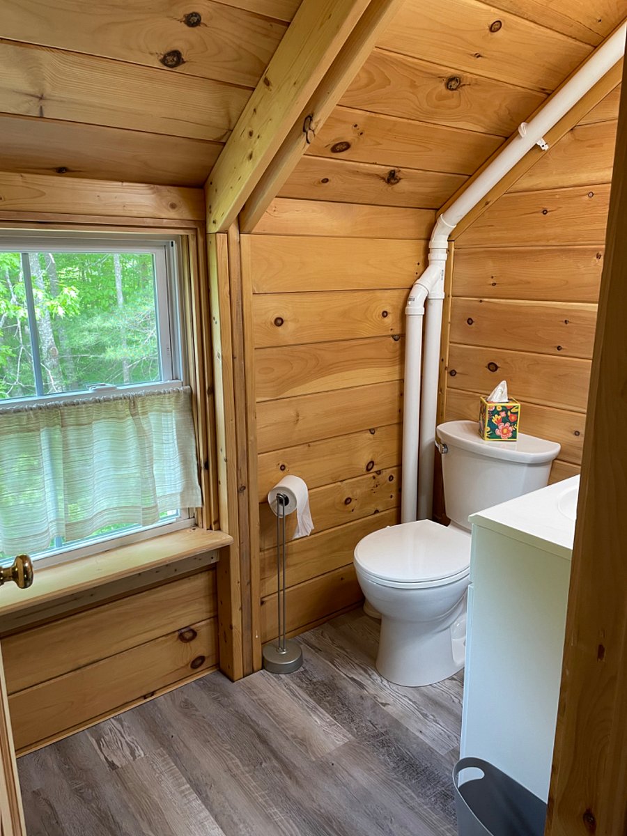 2nd floor bathroom