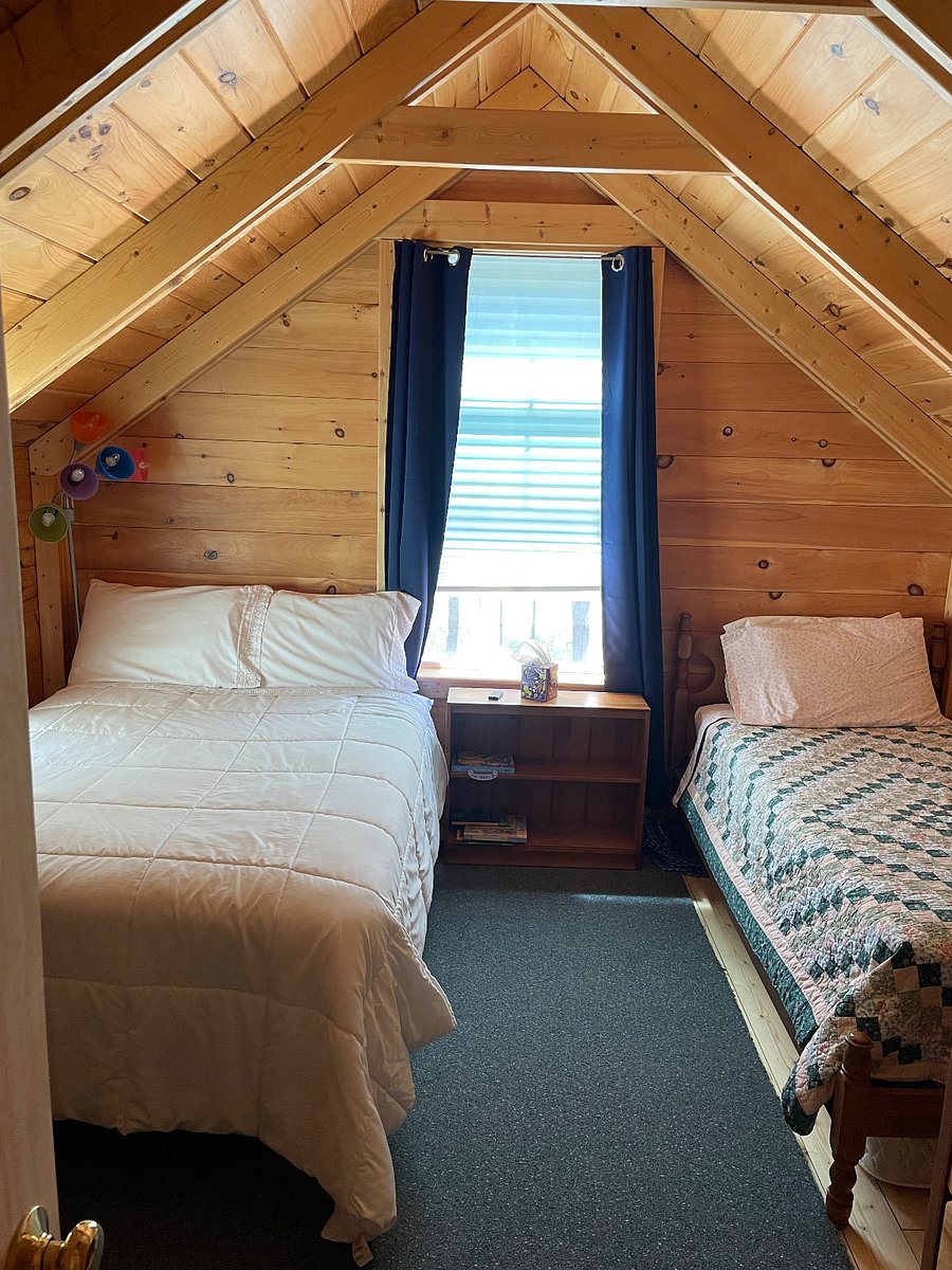 2nd floor bedroom.  Full bed and twin bed. 