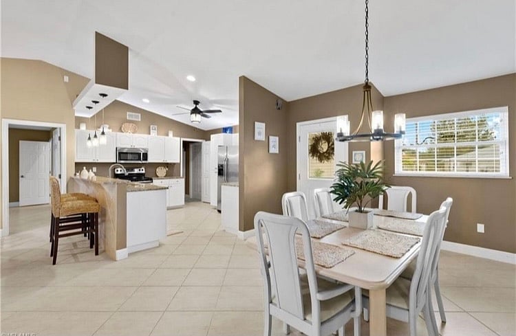 Furnished Finder property 400280_1 photo 8