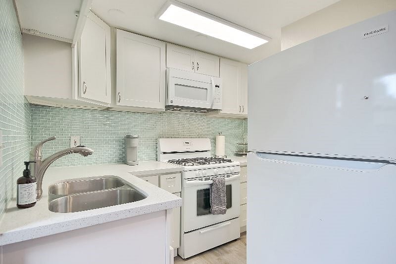 Furnished Finder property 400322_1 photo 8