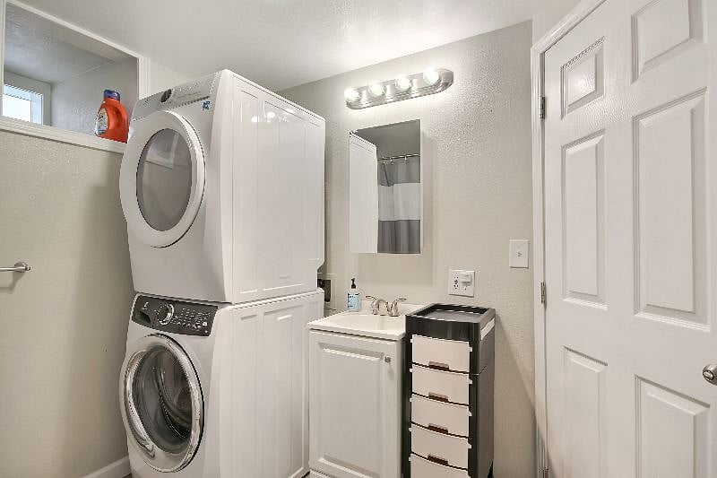 Furnished Finder property 400322_1 photo 12