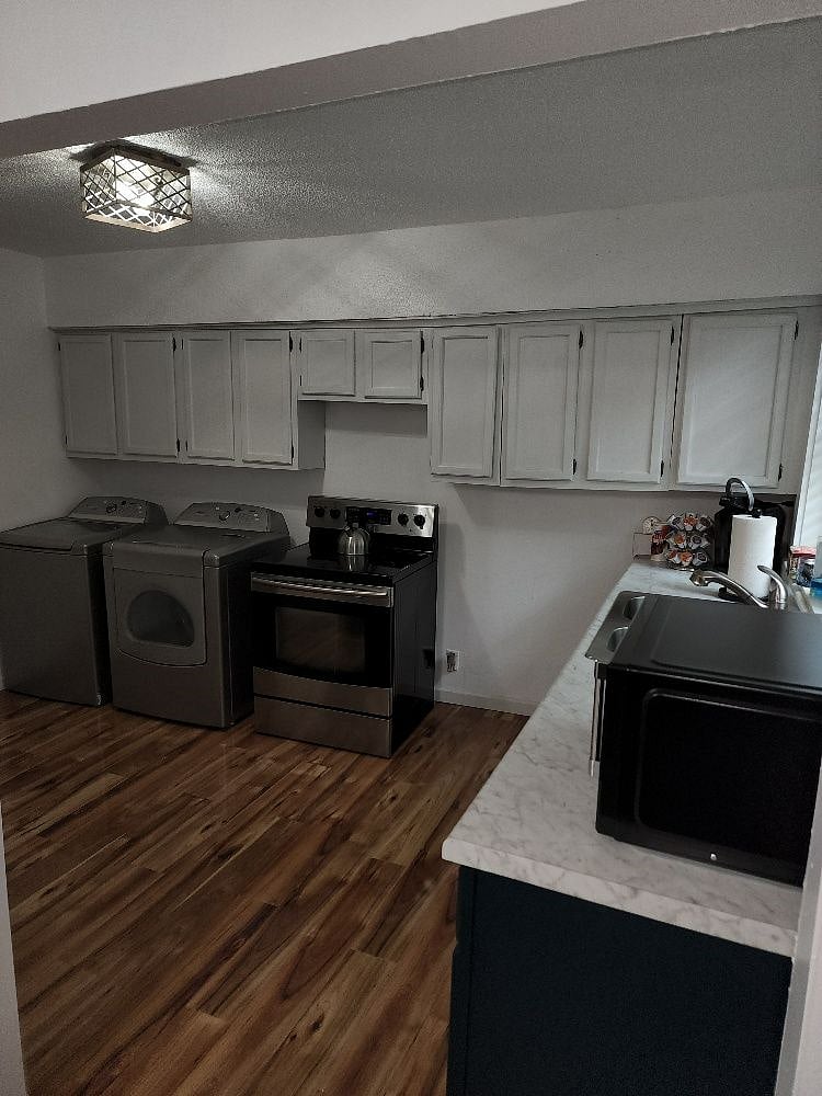 Furnished Finder property 400362_1 photo 12