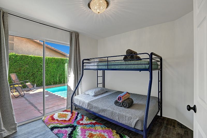 Furnished Finder property 400381_1 photo 17