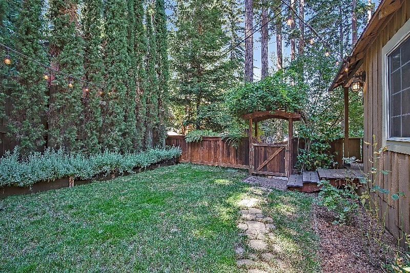 Furnished Finder property 400436_1 photo 35