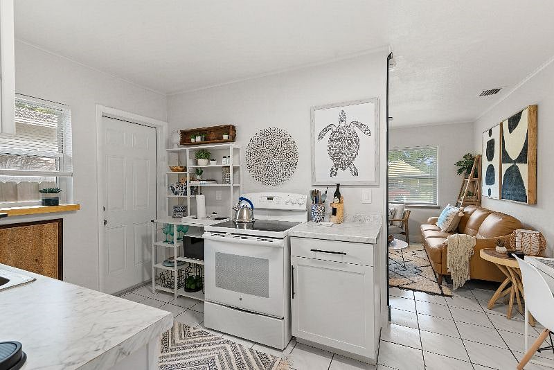 KITCHEN- fully stocked kitchen with microwave, Keurig & all kitchen essentials.