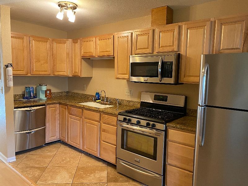 Furnished Finder property 400467_1 photo 4