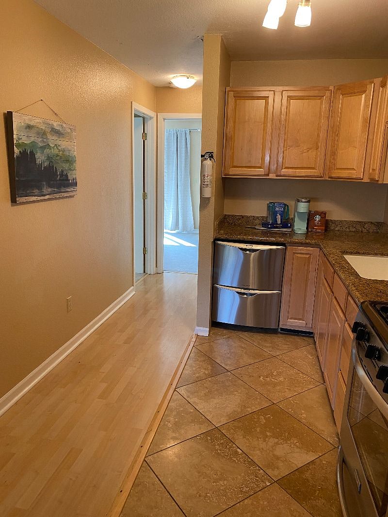 Furnished Finder property 400467_1 photo 6
