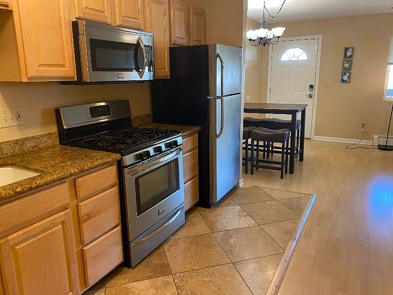 Furnished Finder property 400467_1 photo 3
