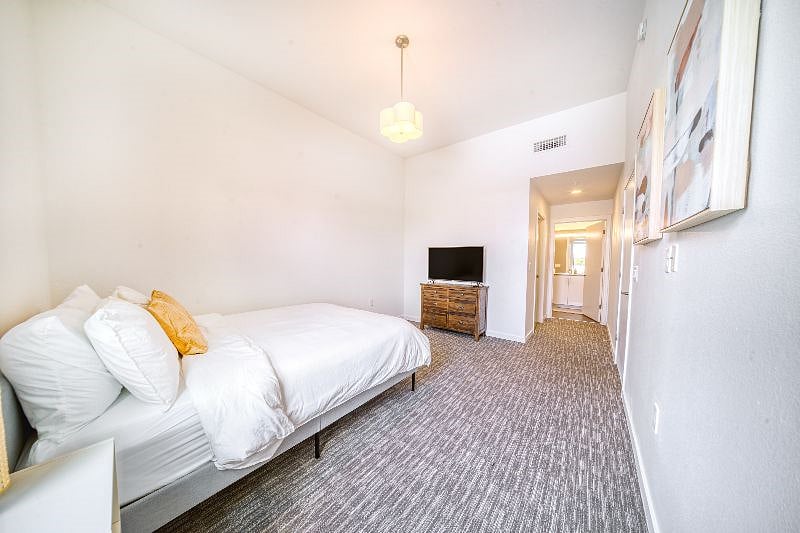 Furnished Finder property 400490_1 photo 8