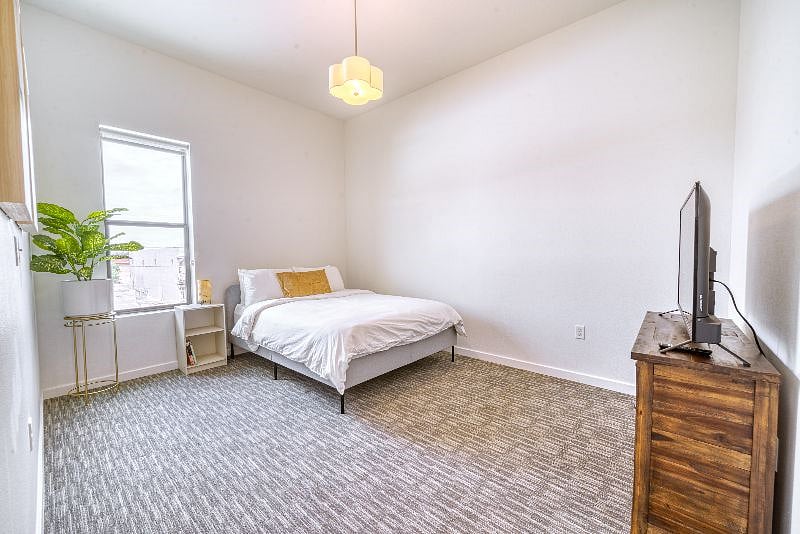 Master suite with queen bed