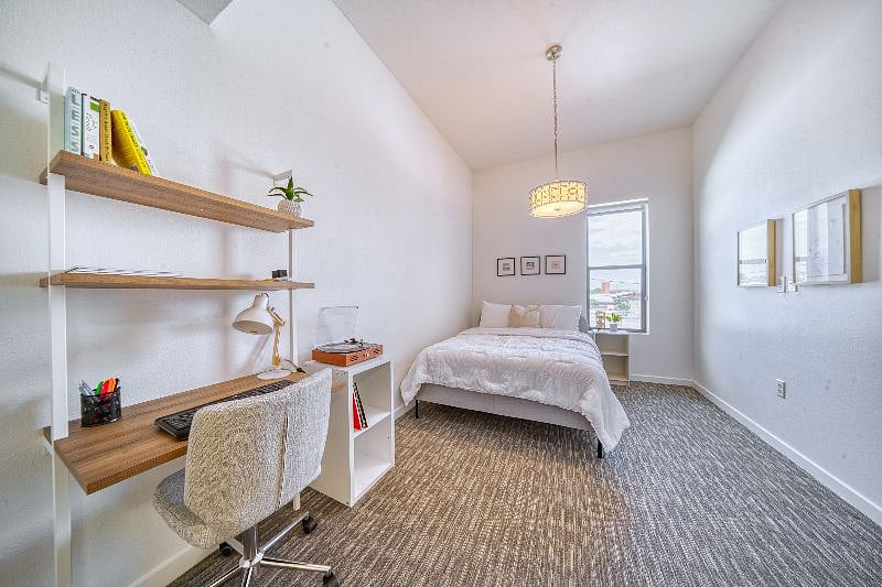 Second bedroom with queen bed