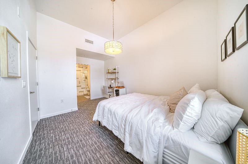 Furnished Finder property 400490_1 photo 15