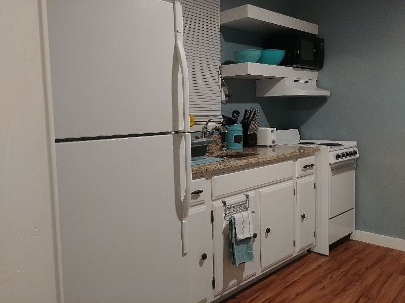 Furnished Finder property 400516_1 photo 12