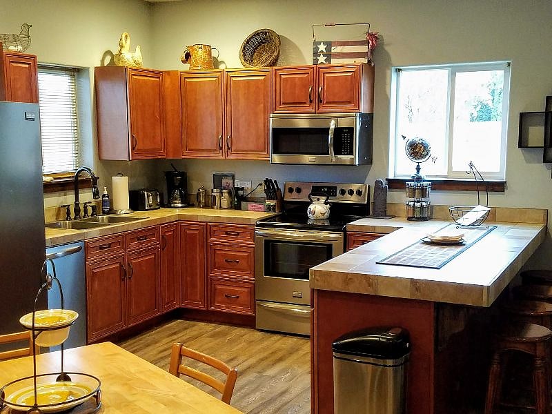 Furnished Finder property 400526_1 photo 9