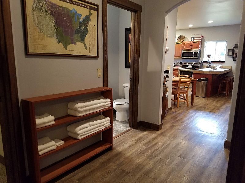 Furnished Finder property 400526_1 photo 12