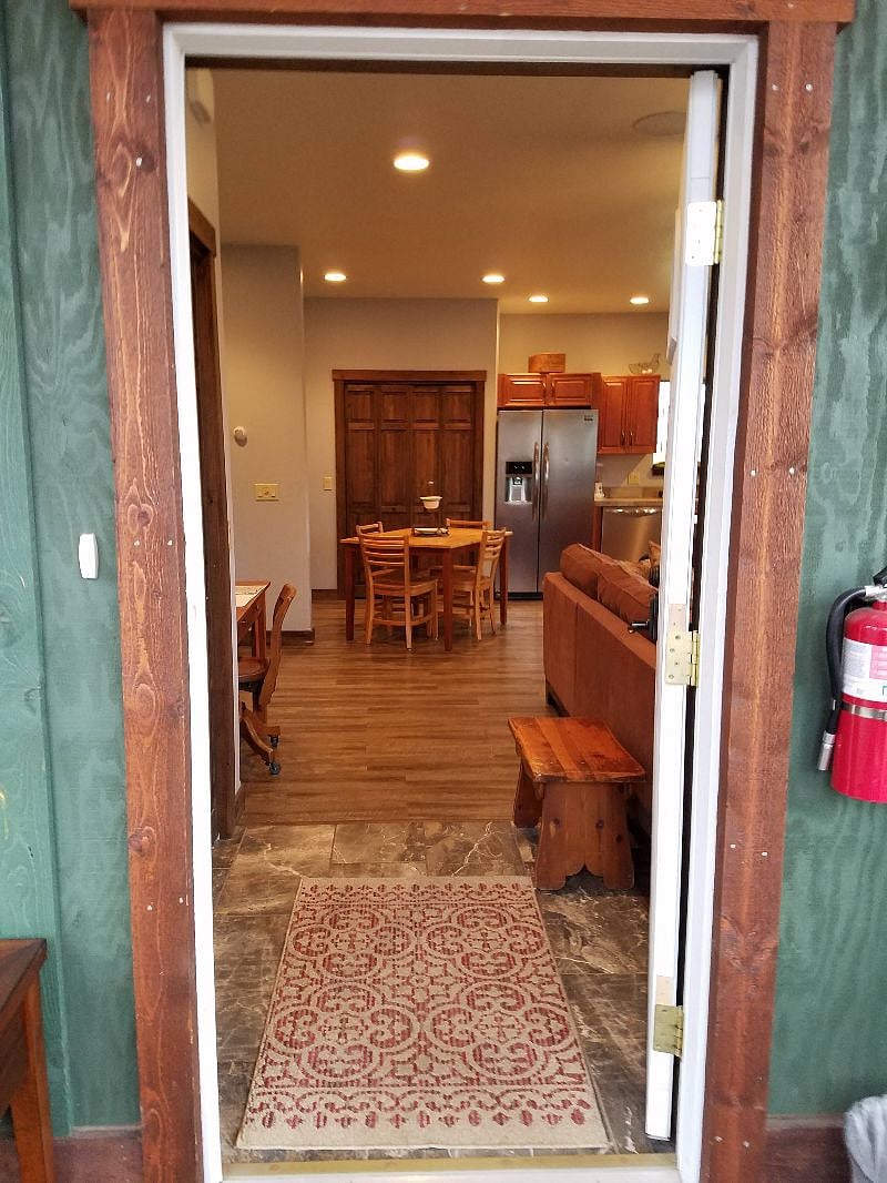 Furnished Finder property 400526_1 photo 5