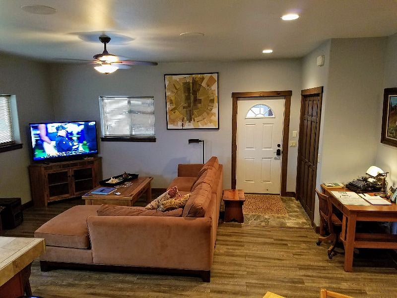 Furnished Finder property 400526_1 photo 26