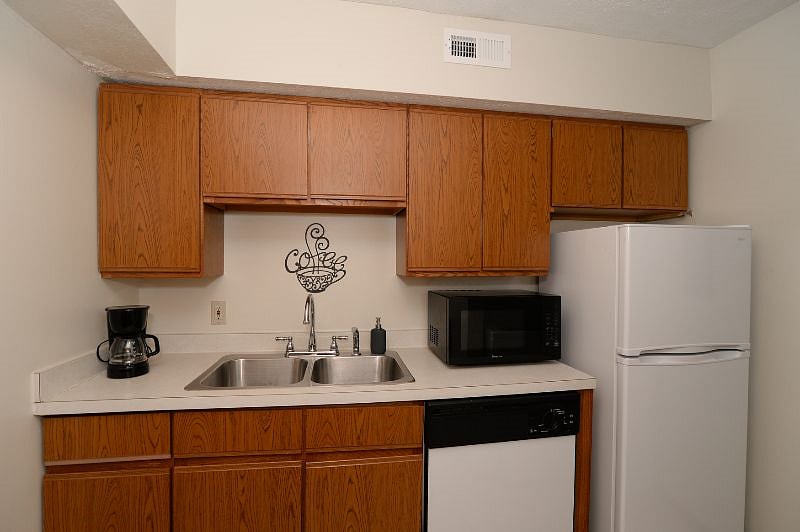 Furnished Finder property 400534_1 photo 10