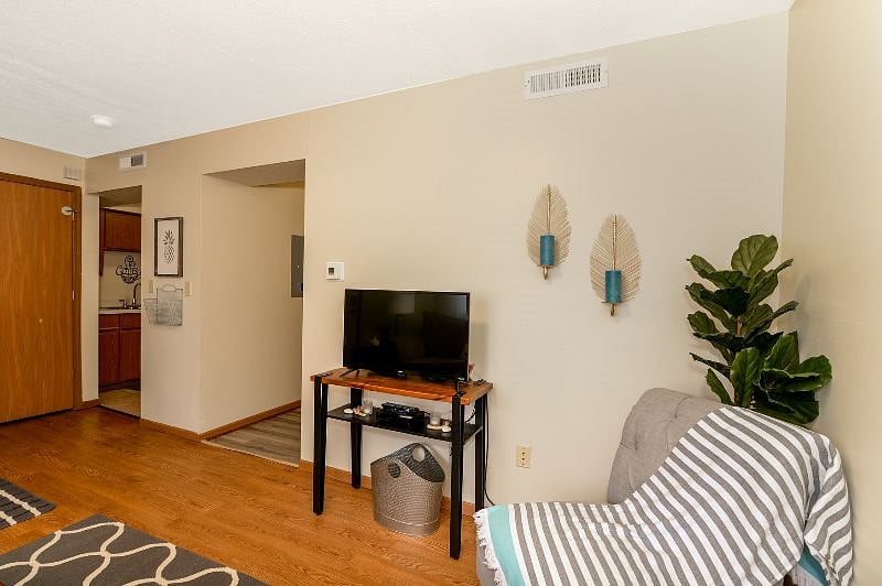 Furnished Finder property 400534_1 photo 4