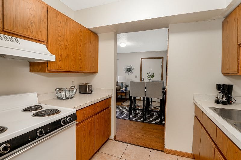 Furnished Finder property 400534_1 photo 12