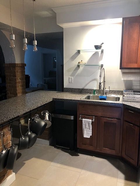 Furnished Finder property 400546_1 photo 16