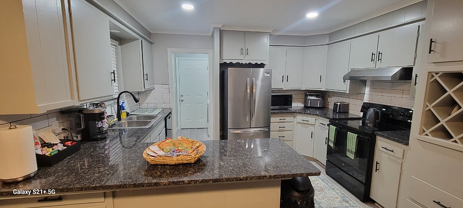 Furnished Finder property 400624_1 photo 22