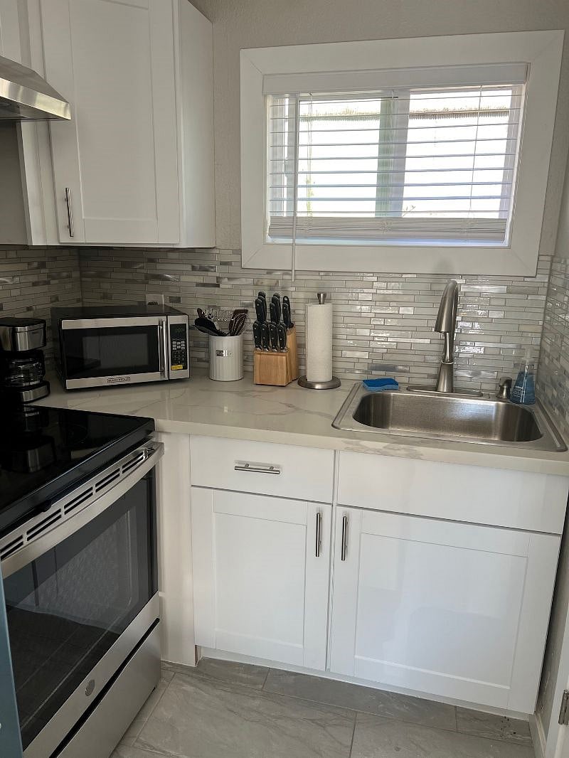 Furnished Finder property 400625_1 photo 25