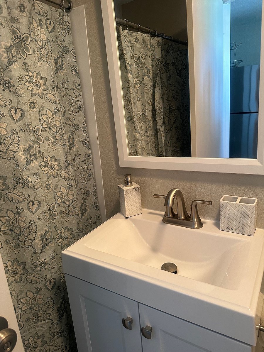Furnished Finder property 400625_2 photo 9