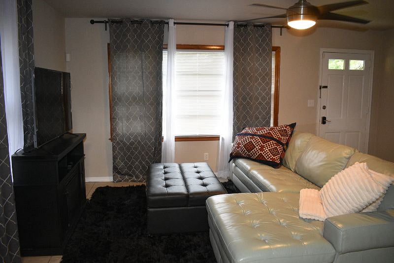 Furnished Finder property 400675_1 photo 4