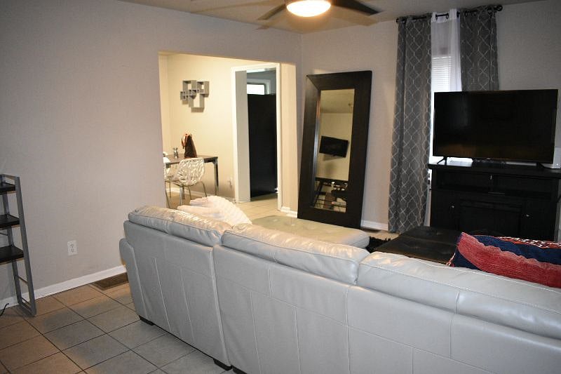 Furnished Finder property 400675_1 photo 6