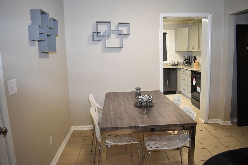 Furnished Finder property 400675_1 photo 12