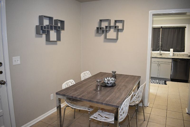 Furnished Finder property 400675_1 photo 13