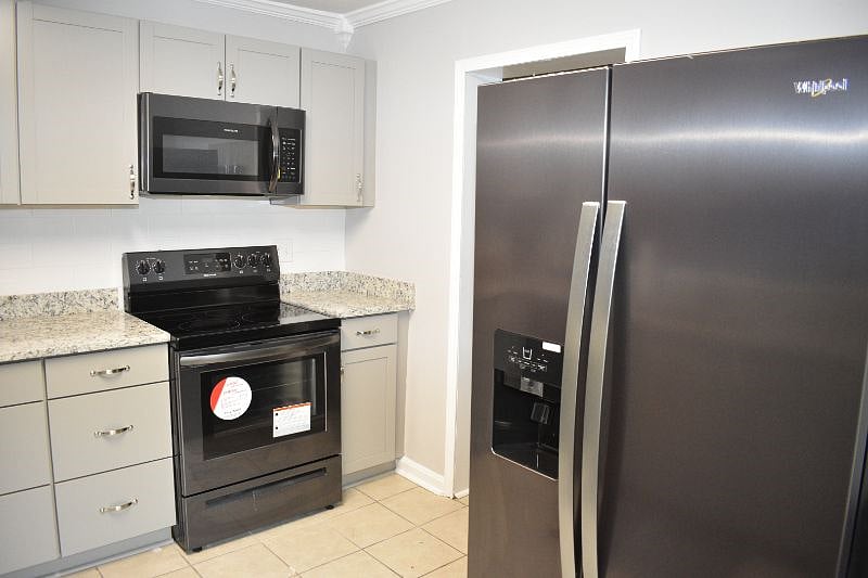 Furnished Finder property 400675_1 photo 11