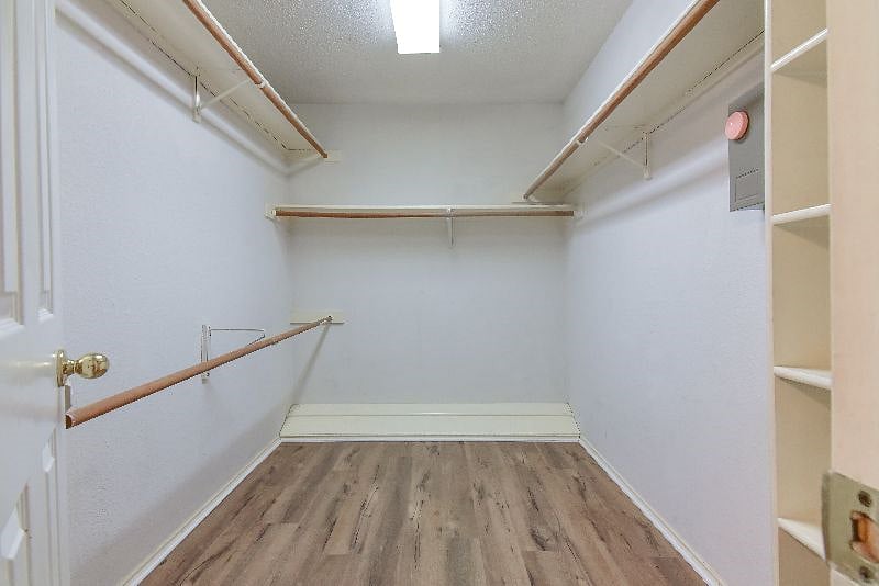 Furnished Finder property 400704_1 photo 9